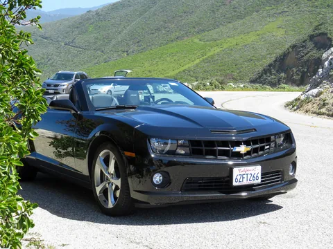 Vores lejebil, en Chevrolet Camaro SS 6.2 liter V8 med 400 hk. Rimelig sjov bil, men ret forslugen.