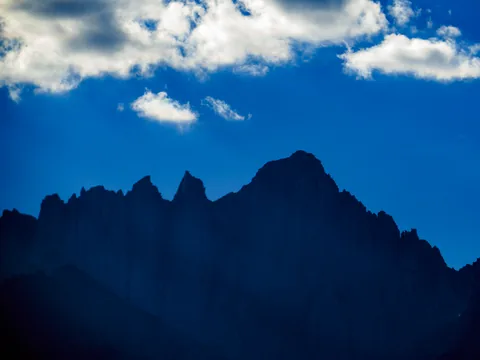 Silouet af Mount Whitney, Sierra Nevada, Californien, USA