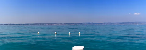 Gardasøen set fra Sirmione, Lombardiet, Italien