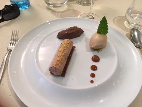 Endnu en sublim frokost på L'Atalier du Peintre i Colmar, Alsace.