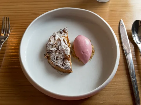 Frokost på L'Alchemille i Kaysersberg, Alsace. En fantastisk restaurantoplevelse.