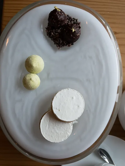 Frokost på L'Alchemille i Kaysersberg, Alsace. En fantastisk restaurantoplevelse.