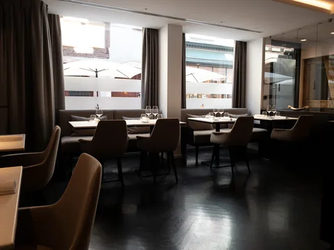 Frokost på L'Atalier du Peintre, Colmar, Alsace, Frankrig