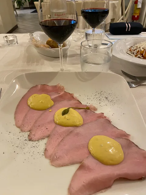 Middag på La locanda del Sorriso i Dogliani, Piemonte, Italien.