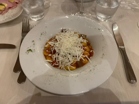 Middag på La locanda del Sorriso i Dogliani, Piemonte, Italien.
