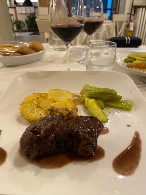 Middag på La locanda del Sorriso i Dogliani, Piemonte, Italien.