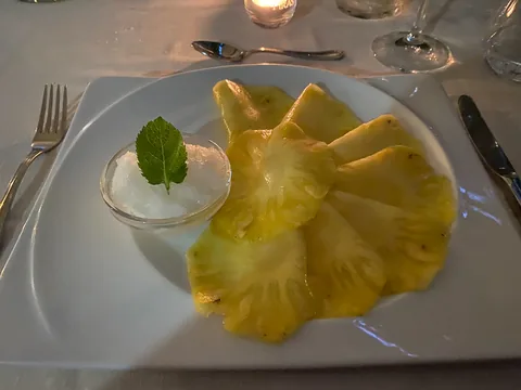 Middag på Il Torchio, Dogliani, Piemonte, Italien. Vores stamrestaurant når vi er i Dogliani, lækker mad til yderst rimelige priser.