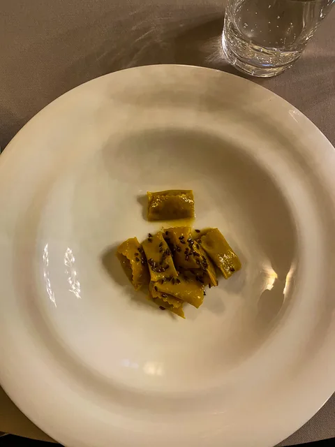 Middag på Da Francesco i Cherasco, Piemonte, Italien. Wauw, de smukkeste lokaler vi har spist i til dato, med vægmalerier fra helt tilbage til 1772. Og maden var også fantastisk.
