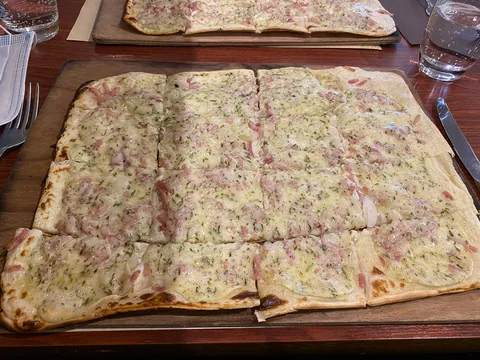 Tarte Flambée på Cheval Noir, Ribeauvillé, Alsace