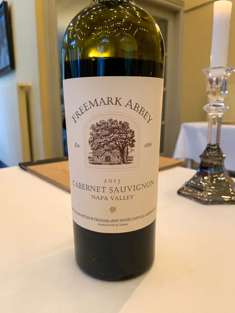 En aldeles fremragende Californisk Cabernet Sauvignon, præcist som sådan en skal være. Den nappede Michael til Mørbradbøffen.