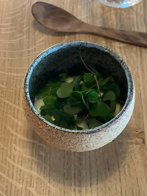 Middag på den fantastiske 1 stjernede Michelinrestaurant l'Alchemille i Kaysersberg, Alsace, hvor køkkenchefen Jerome Jaegle tryller i køkkenet.