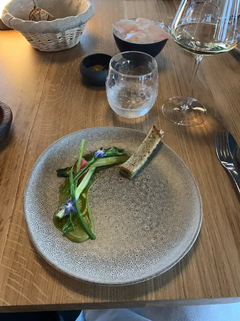 Middag på den fantastiske 1 stjernede Michelinrestaurant l'Alchemille i Kaysersberg, Alsace, hvor køkkenchefen Jerome Jaegle tryller i køkkenet.