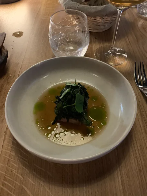 Middag på den fantastiske 1 stjernede Michelinrestaurant l'Alchemille i Kaysersberg, Alsace, hvor køkkenchefen Jerome Jaegle tryller i køkkenet.