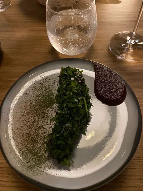 Middag på den fantastiske 1 stjernede Michelinrestaurant l'Alchemille i Kaysersberg, Alsace, hvor køkkenchefen Jerome Jaegle tryller i køkkenet.