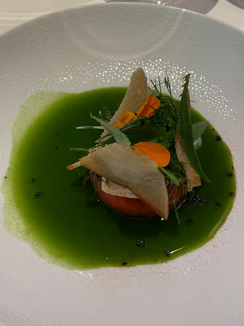 Frokost på vores favorit 1 stjernede Michelinrestaurant i L'Atalier du Peintre i Colmar, Alsace. Sublimt niveau til priser der ikke burde kunne lade sig gøre.