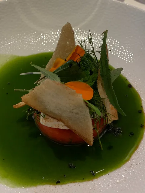 Frokost på vores favorit 1 stjernede Michelinrestaurant i L'Atalier du Peintre i Colmar, Alsace. Sublimt niveau til priser der ikke burde kunne lade sig gøre.