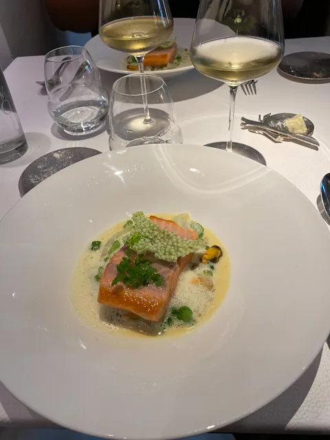Frokost på vores favorit 1 stjernede Michelinrestaurant i L'Atalier du Peintre i Colmar, Alsace. Sublimt niveau til priser der ikke burde kunne lade sig gøre.