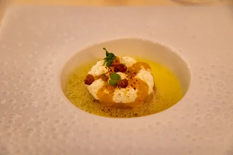 Middag på Auberge de l'Ill, en sublim og helt igennem fantastisk oplevelse. Holdt 3 Michelin stjerner i 46 år, indtil Michelin Guiden fik en hjerneblødning og tog den ene fra dem. Niveauet er stadig tårnhøjt, og totaloplevelsen blandt de allerbedste.