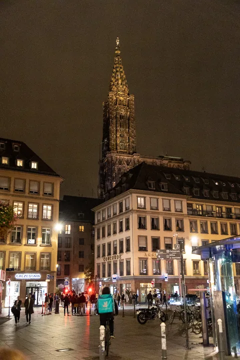 Første aften i Alsace i Strasbourg, med en lille middag og en rask gåtur i Petite France.