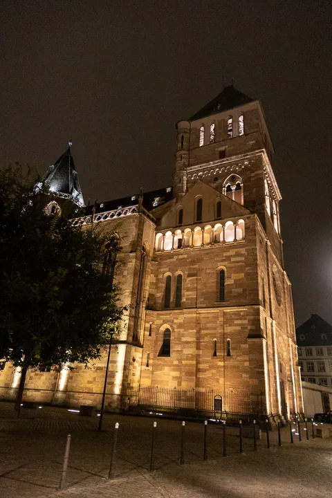 Første aften i Alsace i Strasbourg, med en lille middag og en rask gåtur i Petite France.