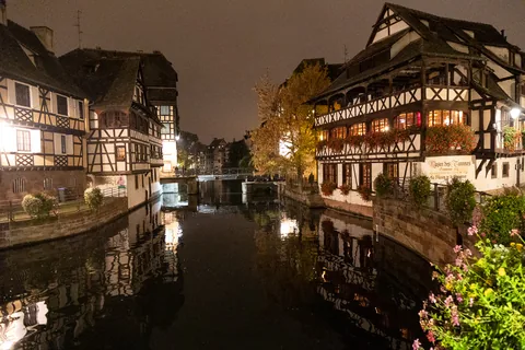 Første aften i Alsace i Strasbourg, med en lille middag og en rask gåtur i Petite France.