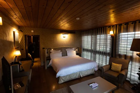 Så er vi ankommet til Hotel des Berges, Auberge de l'Ills tilhørende 5 stjernede hotel. Et megahyggeligt sted, som desværre heller ikke er gratis, så vi nøjes med en enkelt overnatning i denne omgang.
