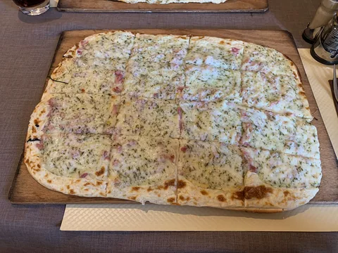 En sidste Tarte Flambee på Cheval Noir i Riibeauville, inden turen hjemad.